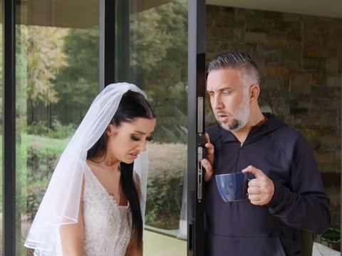 Find-Best-Lingerie.com presents: Closeup video of newly runaway bride jazmin luv getting fucked hard