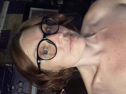 Find-Best-Lingerie.com presents: Outtake of fannying around whilst under the weather and getting ready to have a pussy play
